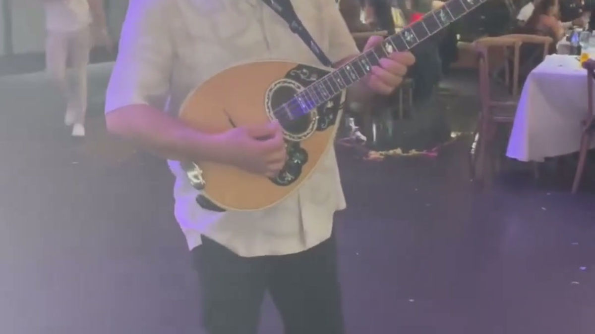 רונן והבוזוקי